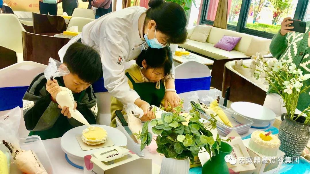 【J9九游会游戏官方网站·幸福中心】蛋糕DIY活动圆满举行，期待下一次相聚。